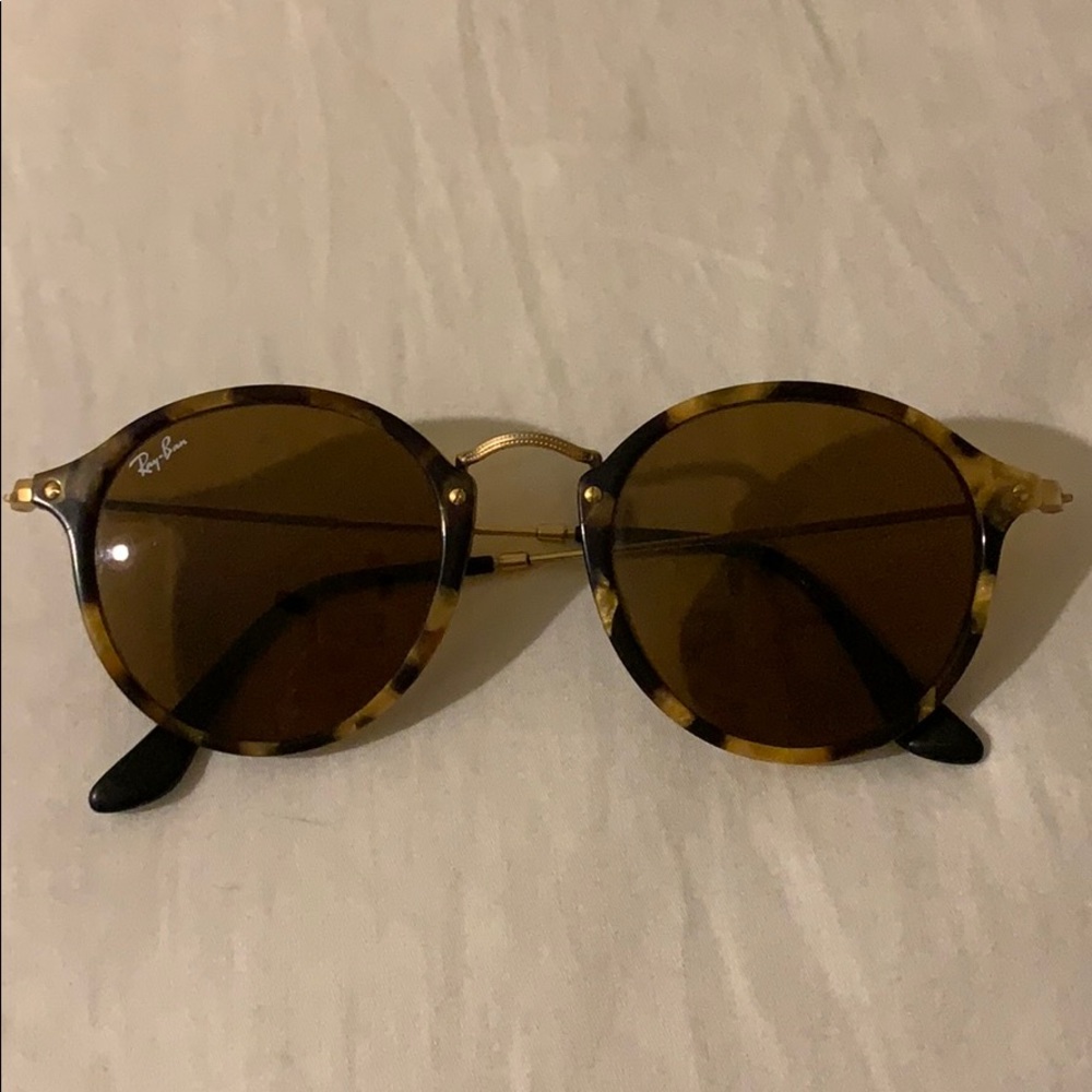 Used Ray Ban Round Fleck tortoise Sunglasses